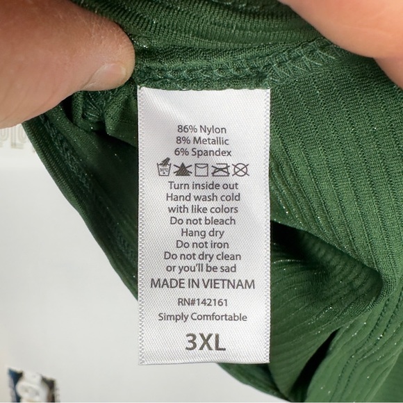 Lularoe 3 xlarge geeen blouse 22-1/2 p2p 26” length great preowned condition - Picture 8 of 8